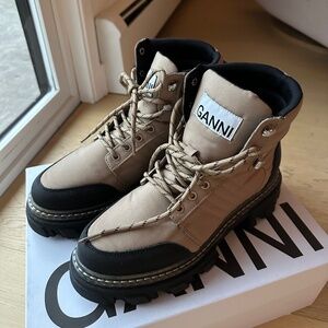 GANNI - 39 - Beige Cleated Hiking Boots
